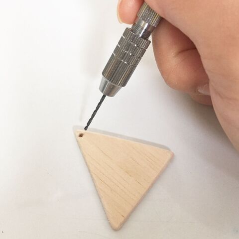 まさかの廃材が大変身 エコでかわいいウッドピアスの作り方 暮らしニスタ まさかの廃材が大変身 エコでかわいいウッドピアスの作り方 暮らしニスタ