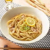 秋食材といっしょに「えのき豚の焼きポンうどん」