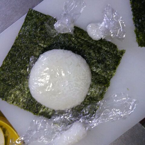 キャラ弁 海苔おにぎりで 黒猫ちゃんのハロウィン弁当 暮らしニスタ キャラ弁 海苔おにぎりで 黒猫ちゃんのハロウィン弁当 暮らしニスタ