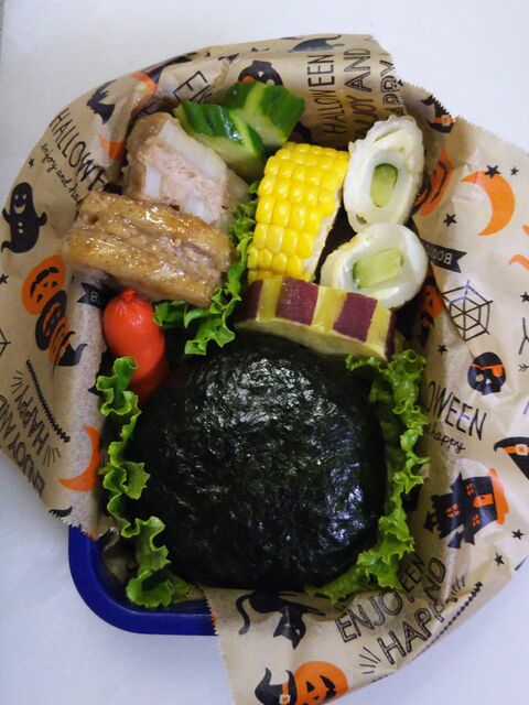 キャラ弁 海苔おにぎりで 黒猫ちゃんのハロウィン弁当 暮らしニスタ