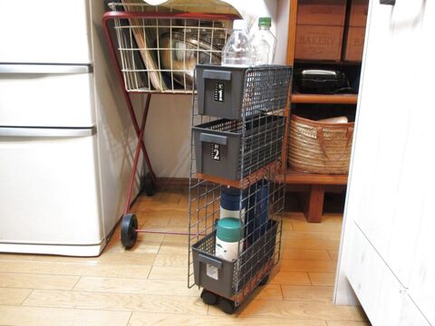 100均ワイヤーネットで 気になるすき間収納 暮らしニスタ