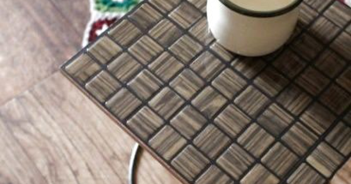 セリアでワンコイン10分リメイク レトロな雰囲気のミニテーブル 暮らしニスタ