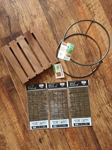 セリアでワンコイン10分リメイク レトロな雰囲気のミニテーブル 暮らしニスタ セリアでワンコイン10分リメイク レトロな雰囲気のミニテーブル 暮らしニスタ