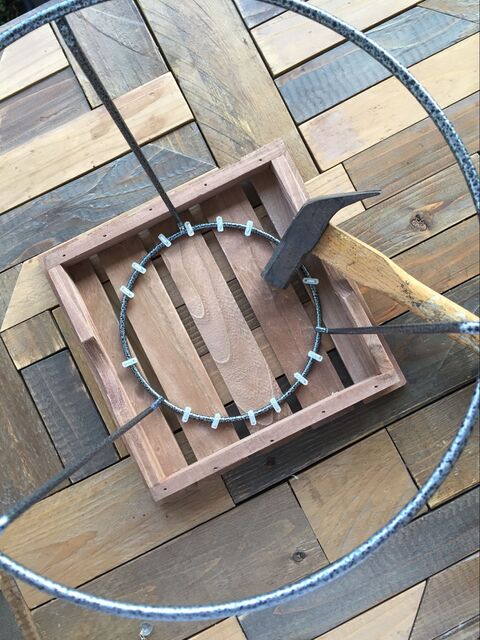 セリアでワンコイン10分リメイク レトロな雰囲気のミニテーブル 暮らしニスタ セリアでワンコイン10分リメイク レトロな雰囲気のミニテーブル 暮らしニスタ