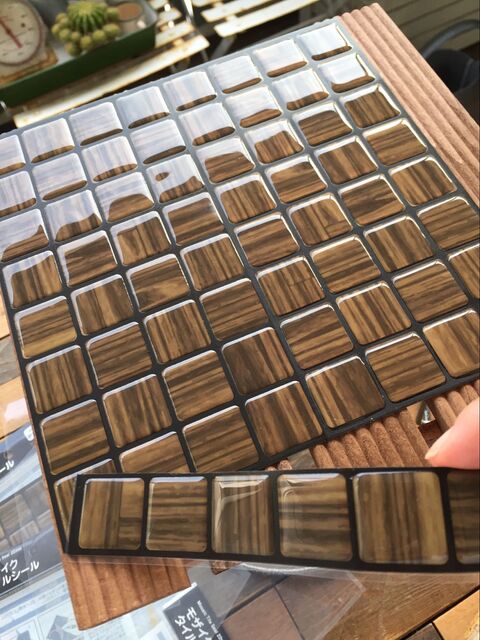 セリアでワンコイン10分リメイク レトロな雰囲気のミニテーブル 暮らしニスタ セリアでワンコイン10分リメイク レトロな雰囲気のミニテーブル 暮らしニスタ