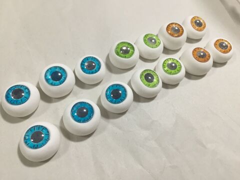 100均だけで簡単 目玉パーツの作り方と使い方 暮らしニスタ