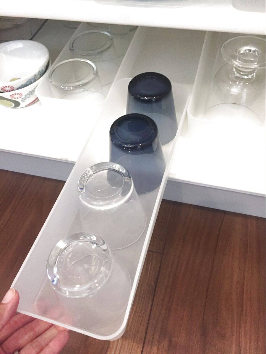 奥行のある食器棚をごちゃつかせずに最大限活用するには 暮らしニスタ 奥行のある食器棚をごちゃつかせずに最大限活用するには 暮らしニスタ
