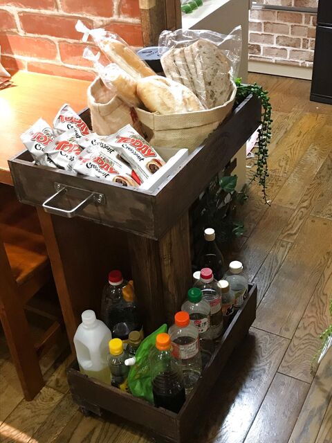 ワイン木箱をオシャレな大容量ワゴンラックにdiy 暮らしニスタ ワイン木箱をオシャレな大容量ワゴンラックにdiy 暮らしニスタ