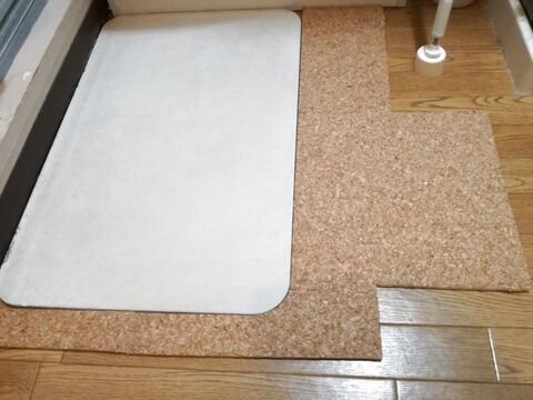 足あったか バスマットの冷え 段差を解消 100均コルクジョイントマットで 暮らしニスタ 足あったか バスマットの冷え 段差を解消 100均コルクジョイントマットで 暮らしニスタ
