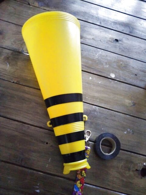 100均diy 流行りのメガホンデコレーションに挑戦 ミニオン風メガホンの作り方 暮らしニスタ 100均diy 流行りのメガホンデコレーションに挑戦 ミニオン風メガホンの作り方 暮らしニスタ