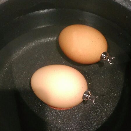 【試してみた】ゆで卵の殻をつるんとむくには!? どの方法が一番ラクなのか、試してみた！