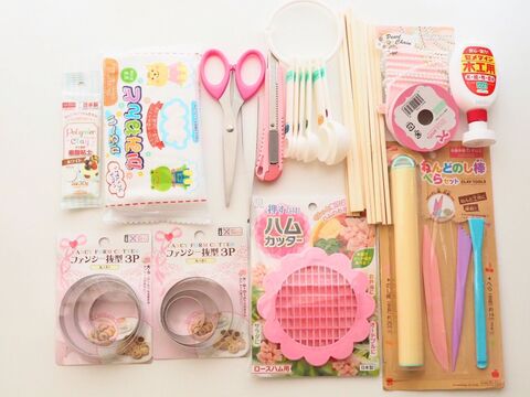 100均材料で作るフェイクスイーツ フリルリボンケーキのメモスタンド 暮らしニスタ 100均材料で作るフェイクスイーツ フリルリボンケーキのメモスタンド 暮らしニスタ