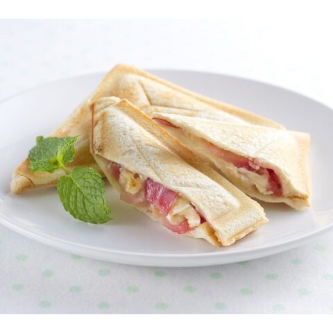 子供から大人まで楽しめる 手軽で美味しい りんごとカマンベールチーズのホットサンド 暮らしニスタ