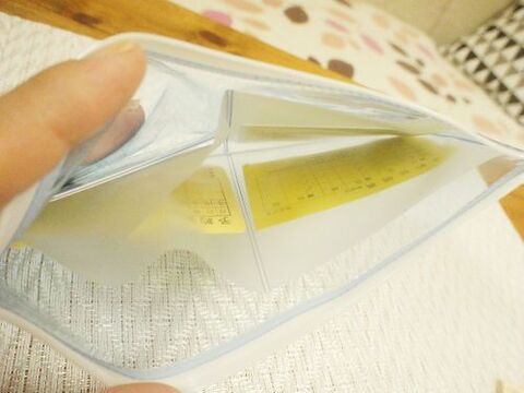 シンプルにスッキリ ダイソーの通帳ケースで診察券や保険証も収納 暮らしニスタ シンプルにスッキリ ダイソーの通帳ケースで診察券や保険証も収納 暮らしニスタ
