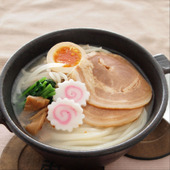 うどんで中華♪「ラーメン風うどん鍋」