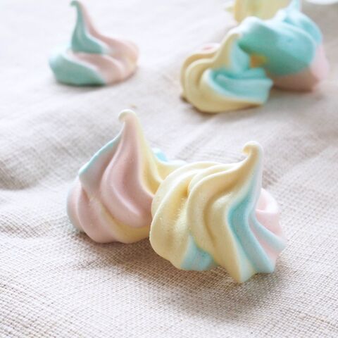3色で可愛い パステルメレンゲクッキーの作り方 暮らしニスタ 3色で可愛い パステルメレンゲクッキーの作り方 暮らしニスタ