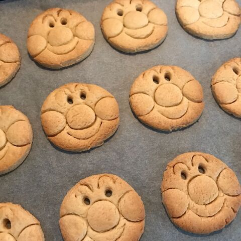 牛乳パックで作る アンパンマンクッキーの作り方 暮らしニスタ 牛乳パックで作る アンパンマンクッキーの作り方 暮らしニスタ