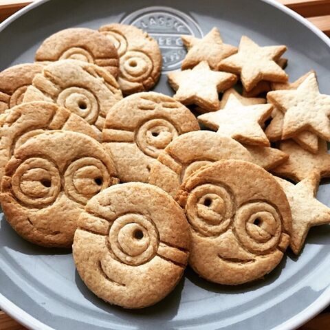 牛乳パックで作る ミニオンクッキーの作り方 暮らしニスタ