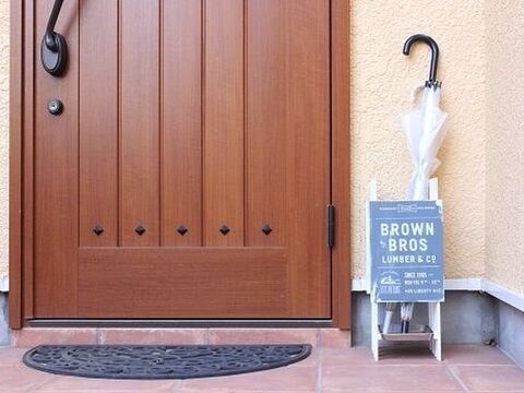 インテリアにも 100均すのこでおしゃれ傘立てをdiy 暮らしニスタ