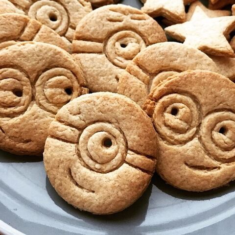 牛乳パックで作る ミニオンクッキーの作り方 暮らしニスタ 牛乳パックで作る ミニオンクッキーの作り方 暮らしニスタ