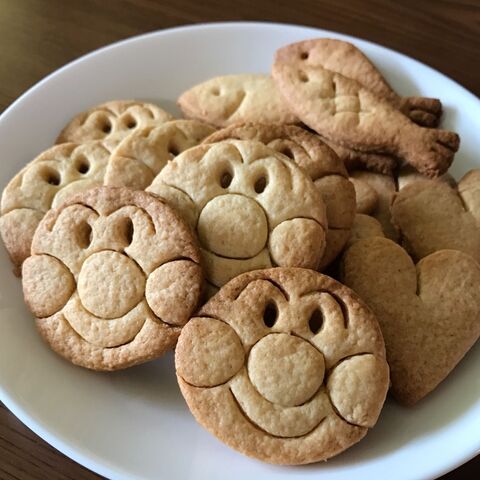 牛乳パックで作る アンパンマンクッキーの作り方 暮らしニスタ