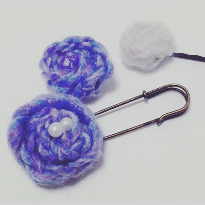 簡単・可愛い♡100均材料で作る毛糸のお花モチーフ