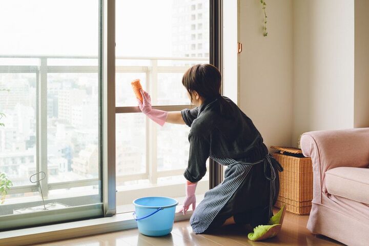 網戸をなでるだけ♪簡単に落ちる!読者限定プレゼント付き【きほん掃除】