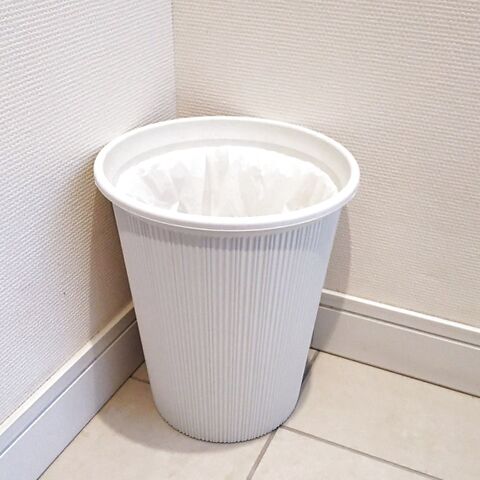 ごみ袋を見せないごみ箱の作り方 袋ストックもできてシンプル 暮らしニスタ