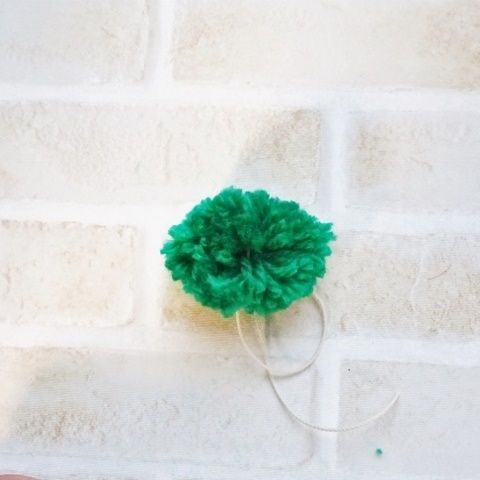作り方 ブローチやヘアクリップに ポンポンで作る小さなクリスマスツリー 暮らしニスタ 作り方 ブローチやヘアクリップに ポンポンで作る小さなクリスマスツリー 暮らしニスタ