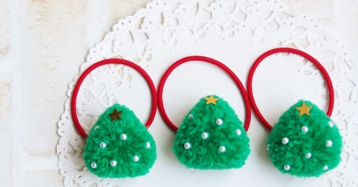 作り方 ブローチやヘアクリップに ポンポンで作る小さなクリスマスツリー 暮らしニスタ