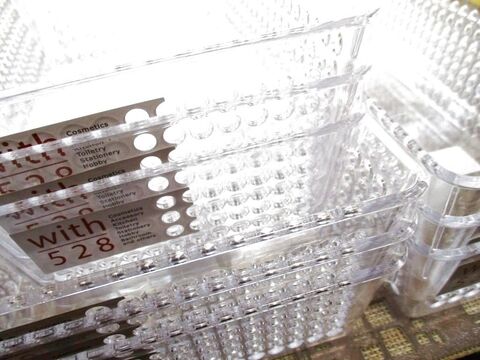 100均素材 セリア で冷蔵庫に統一感を 調味料類を取り出しやすく 小物をキラキラデコ 暮らしニスタ 100均素材 セリア で冷蔵庫に統一感を 調味料類を取り出しやすく 小物をキラキラデコ 暮らしニスタ