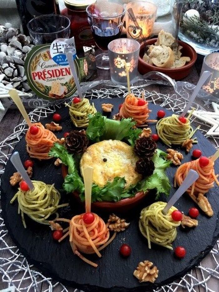 カマンベールをたっぷり絡めて♪クリスマスカラーなスパゲッティのウナ・フォルケッタパーティー