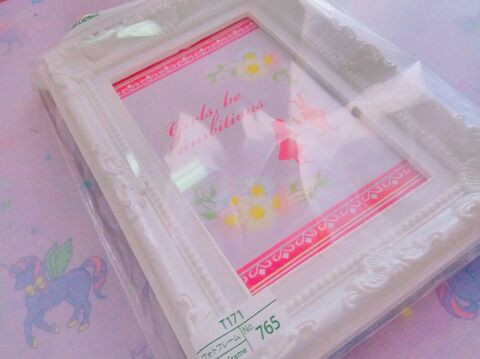 100均diy 可愛いフレームの飾り棚 暮らしニスタ 100均diy 可愛いフレームの飾り棚 暮らしニスタ