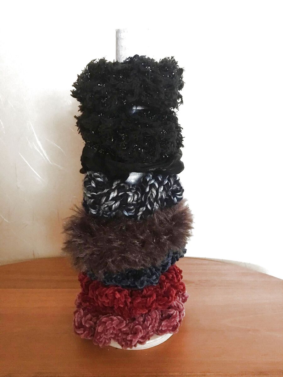 選んで直ぐに取れる 直ぐにしまえるラップの芯で作るシュシュ収納 暮らしニスタ 選んで直ぐに取れる 直ぐにしまえるラップの芯で作るシュシュ収納 暮らしニスタ