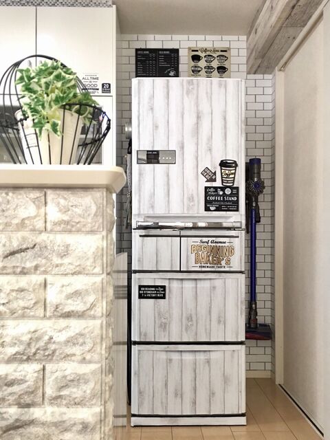 100均リメイク ダイソー セリアで冷蔵庫を男前リメイク 暮らしニスタ 100均リメイク ダイソー セリアで冷蔵庫を男前リメイク 暮らしニスタ