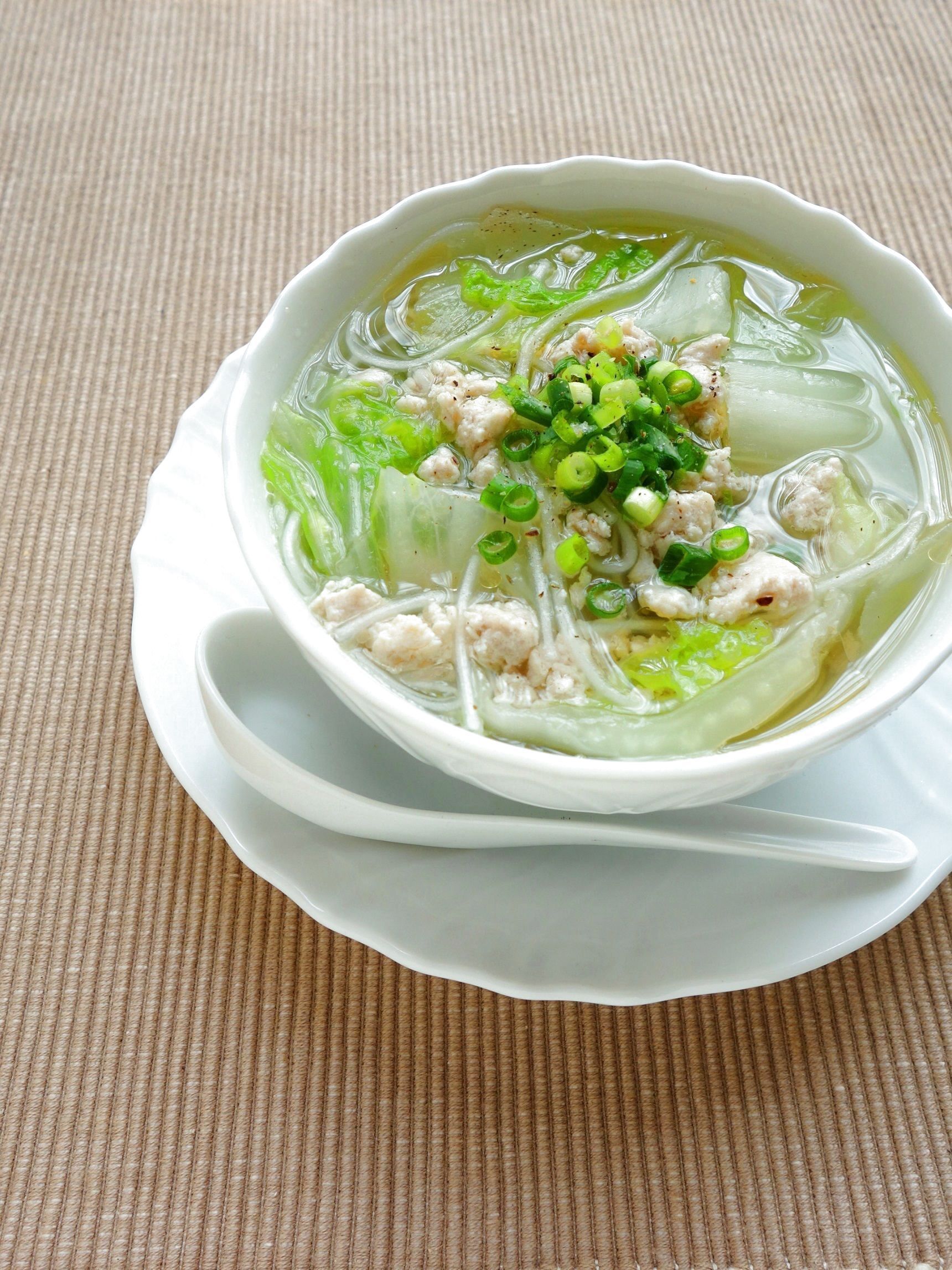 3分煮るだけ 鶏挽肉と白菜の春雨スープ 暮らしニスタ