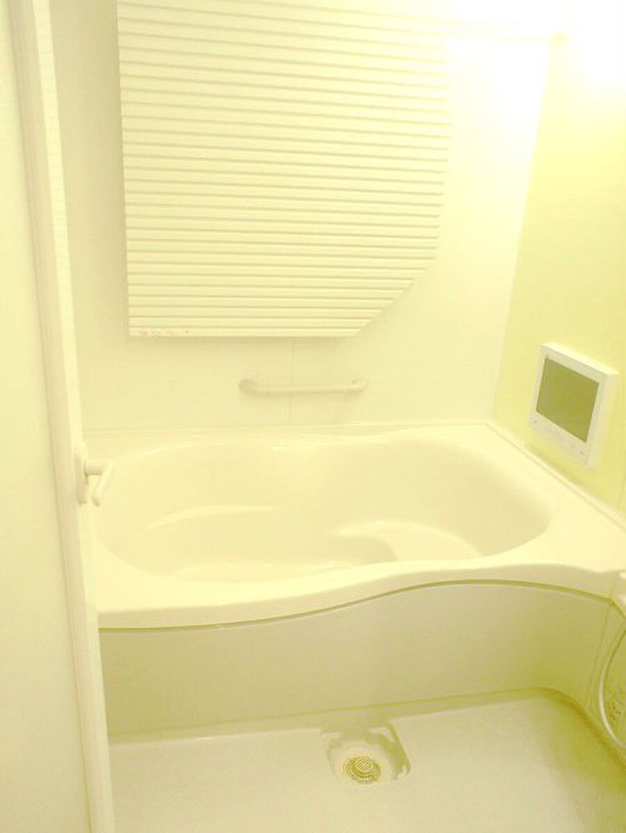 お風呂の頑固な黒カビ退治 熱湯とドライヤーとキッチン泡ハイター 暮らしニスタ お風呂の頑固な黒カビ退治 熱湯とドライヤーとキッチン泡ハイター 暮らしニスタ