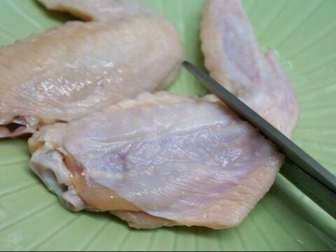 簡単 鶏手羽先を 手羽中にする方法 暮らしニスタ