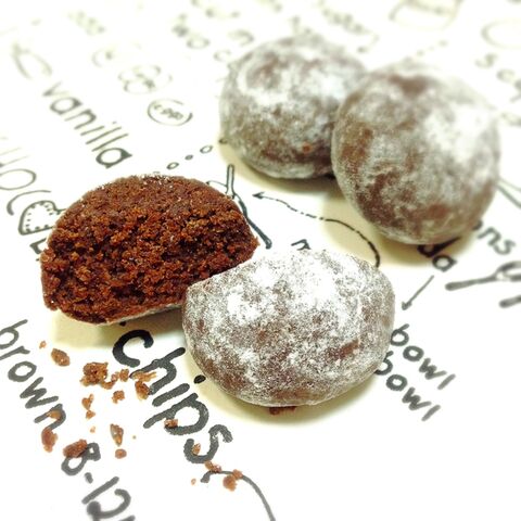 1ボウル3工程 サクほろ食感が止まらない 簡単 ほろ苦ココアスノーボールクッキー バレンタインに 暮らしニスタ 1ボウル3工程 サクほろ食感が止まらない 簡単 ほろ苦ココアスノーボールクッキー バレンタインに 暮らしニスタ