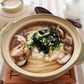 鍋うどんでぽっかぽか！「きのこと山芋の磯辺風うどん鍋」