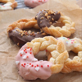 冷凍パイシートで簡単！オシャレな三つ編みリングパイの作り方