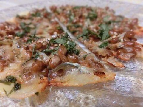 カリカリ香ばしいよ フライパンで10分 納豆とじゃこのチーズせんべい 暮らしニスタ カリカリ香ばしいよ フライパンで10分 納豆とじゃこのチーズせんべい 暮らしニスタ