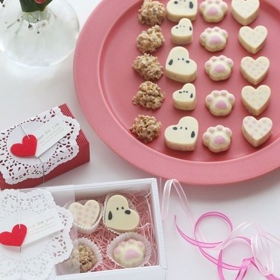 100均シリコン型 板チョコで簡単可愛い友チョコ4種の作り方 暮らしニスタ 100均シリコン型 板チョコで簡単可愛い友チョコ4種の作り方 暮らしニスタ