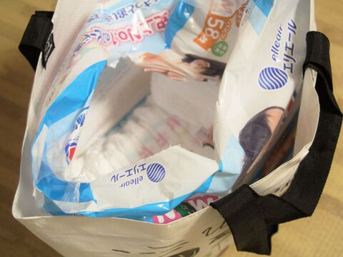 100均のフックとバッグだけで 紙おむつ を楽ちん おしゃれに収納 暮らしニスタ 100均のフックとバッグだけで 紙おむつ を楽ちん おしゃれに収納 暮らしニスタ
