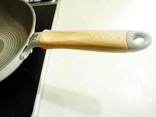 フライパン選び ずぼらな私にピッタリのニトリのチタンコート フライパン 暮らしニスタ