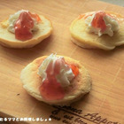 苺とふわふわチーズのオープンパンケーキ