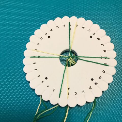 ダイソー組みひもメーカーで刺繍糸の組みひもに初挑戦 暮らしニスタ ダイソー組みひもメーカーで刺繍糸の組みひもに初挑戦 暮らしニスタ