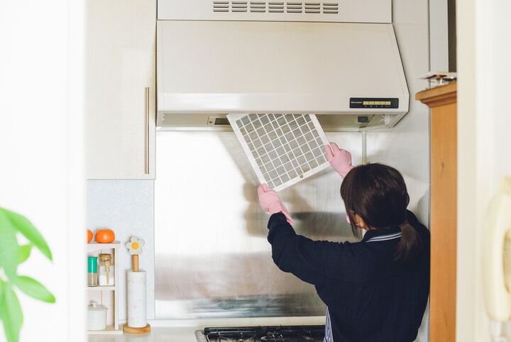 換気扇フィルターのがんこな油汚れをきれいに!【きほん掃除】