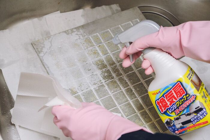 換気扇フィルターのがんこな油汚れをきれいに きほん掃除 暮らしニスタ 換気扇フィルターのがんこな油汚れをきれいに きほん掃除 暮らしニスタ