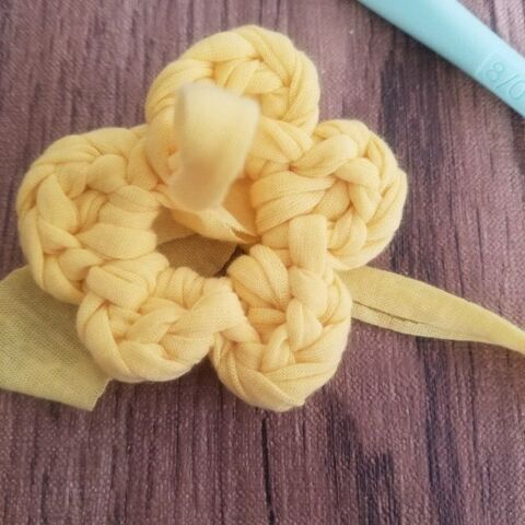 100均deハンドメイド tシャツヤーンで簡単ミニポーチ 暮らしニスタ